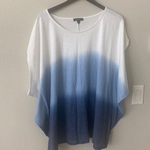 Light to dark blue gorgeous comfy top